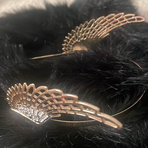 Golden Wing Headband with Crystal Embellishment. - Picture 2 of 3